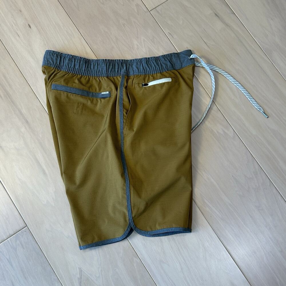 Vuori Banks Shorts Unlined 7” Inseam Men’s Medium - Picture 4 of 6